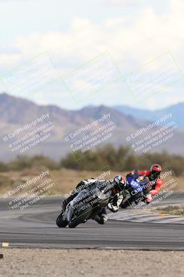 media/Nov-16-2025-Race Pace (Sun) [[8c5fa54630]]/Non Verified Riders (1st 20 Minutes)/5-Turn 15 (110pm)/